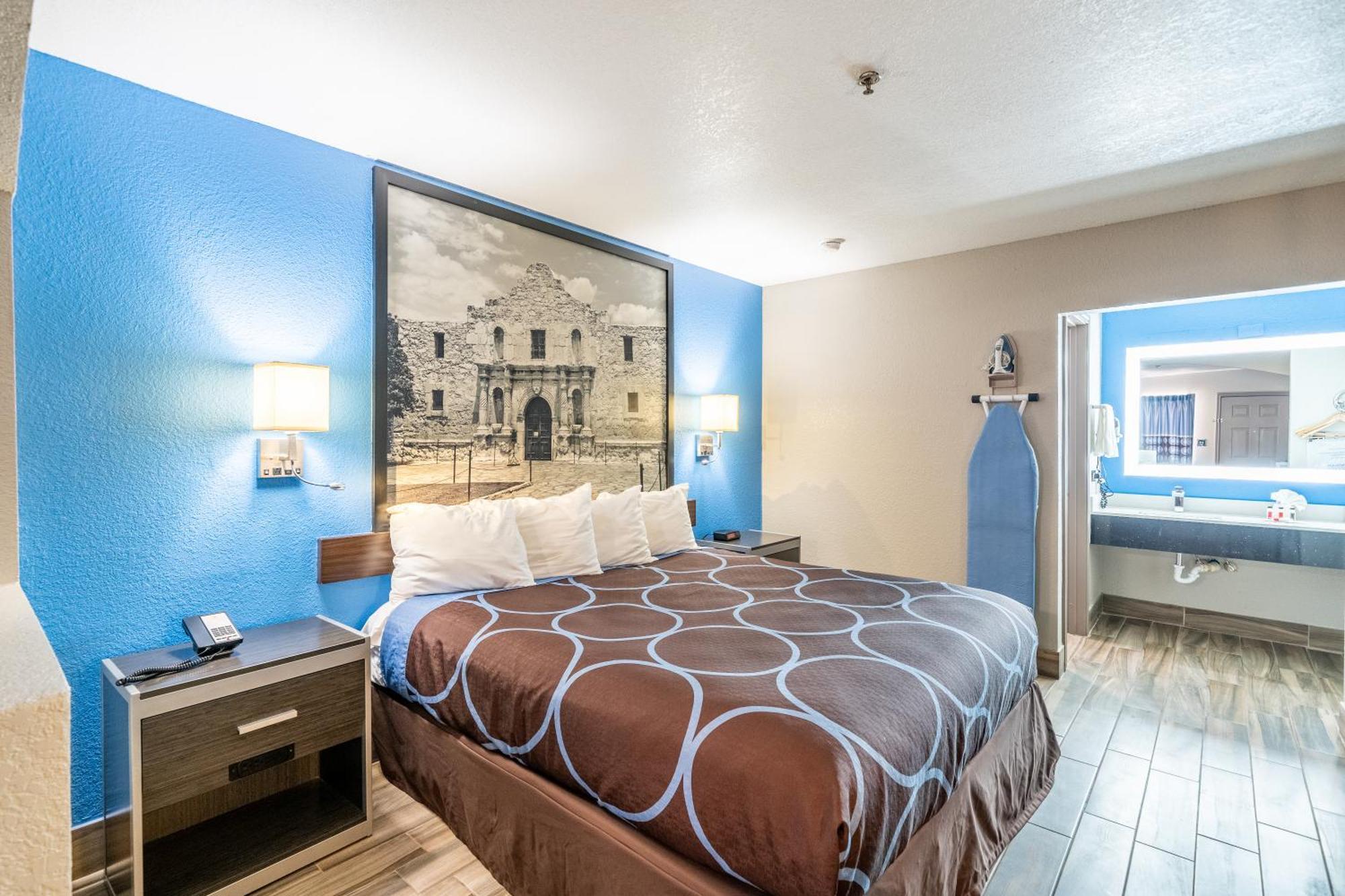 Super 8 By Wyndham San Antonio/Riverwalk Area Extérieur photo