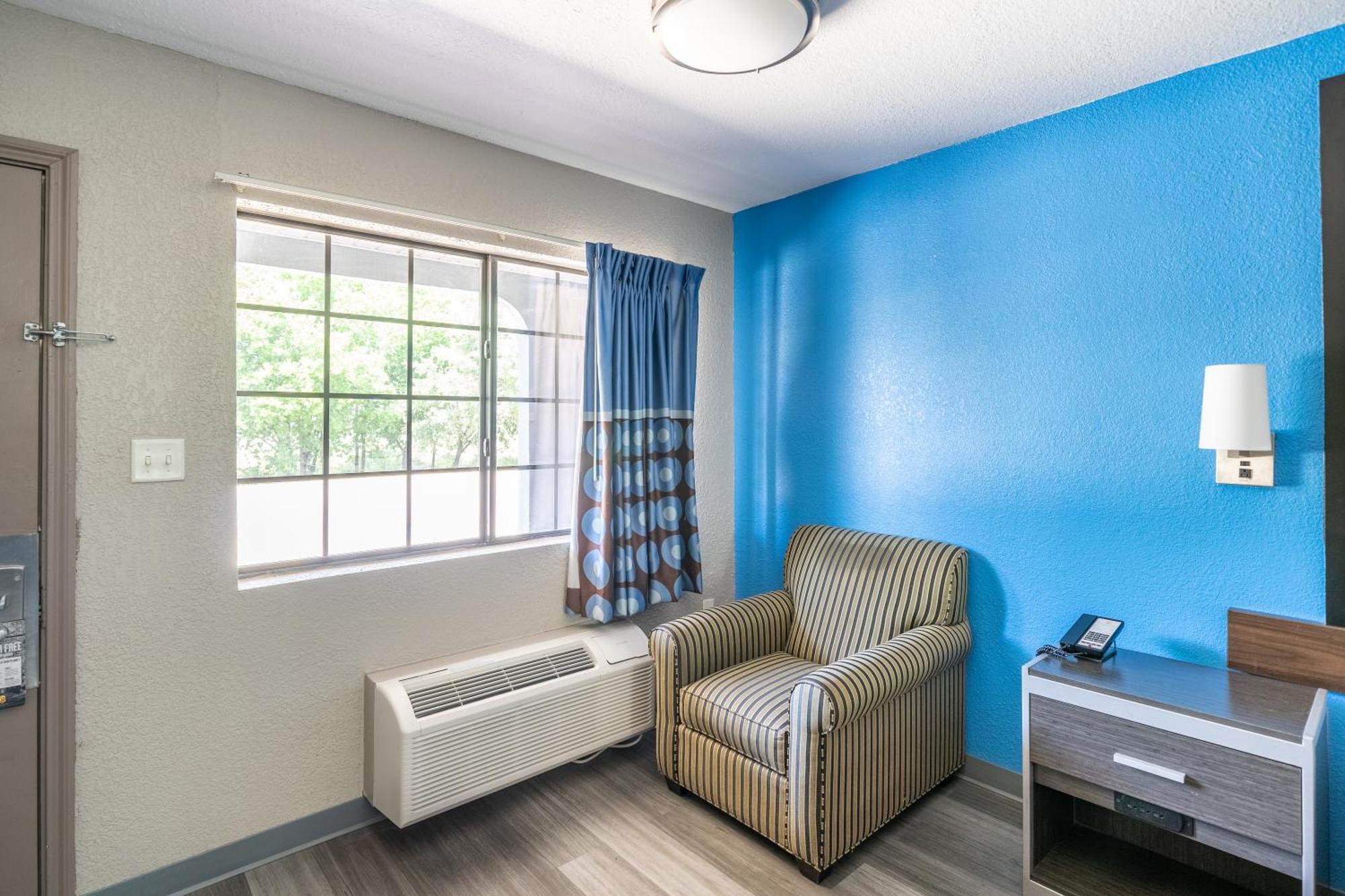Super 8 By Wyndham San Antonio/Riverwalk Area Extérieur photo