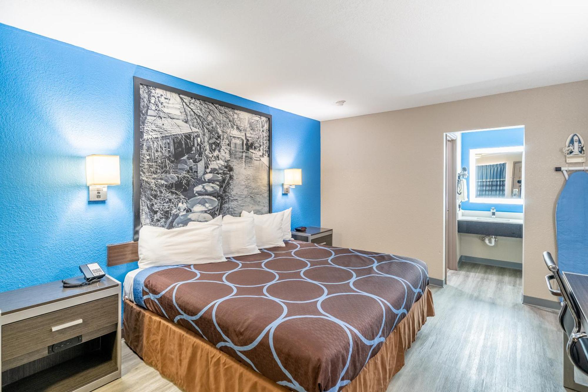 Super 8 By Wyndham San Antonio/Riverwalk Area Extérieur photo