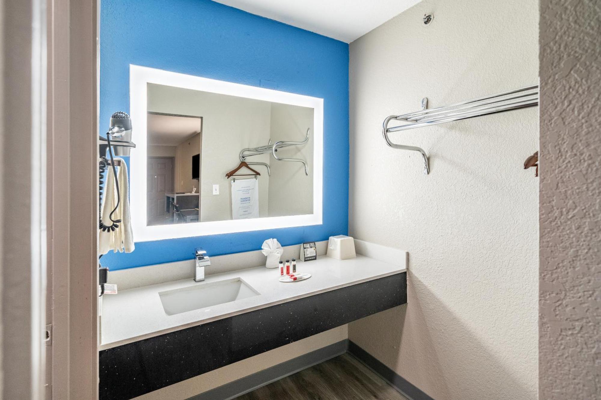 Super 8 By Wyndham San Antonio/Riverwalk Area Extérieur photo