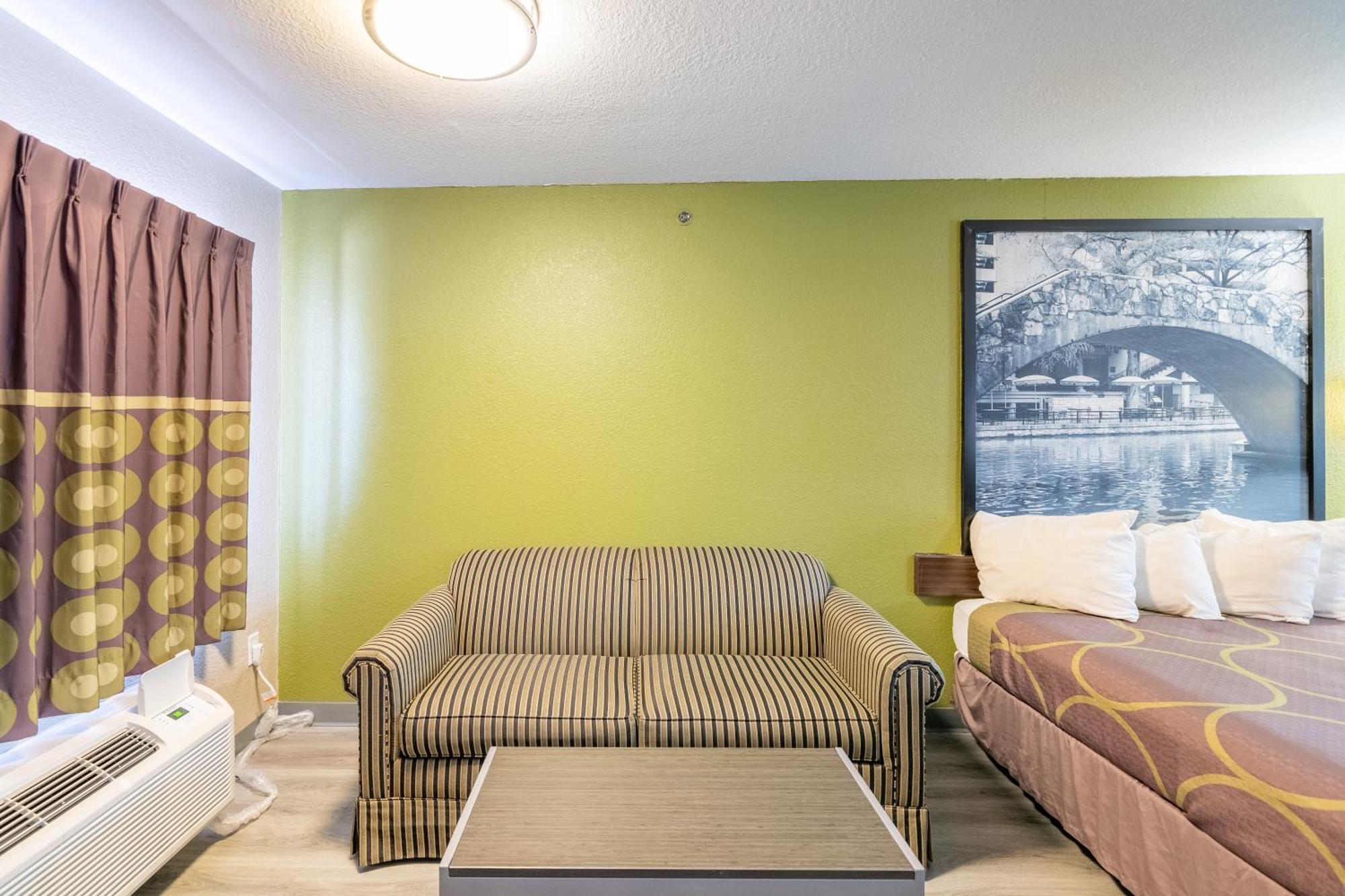Super 8 By Wyndham San Antonio/Riverwalk Area Extérieur photo