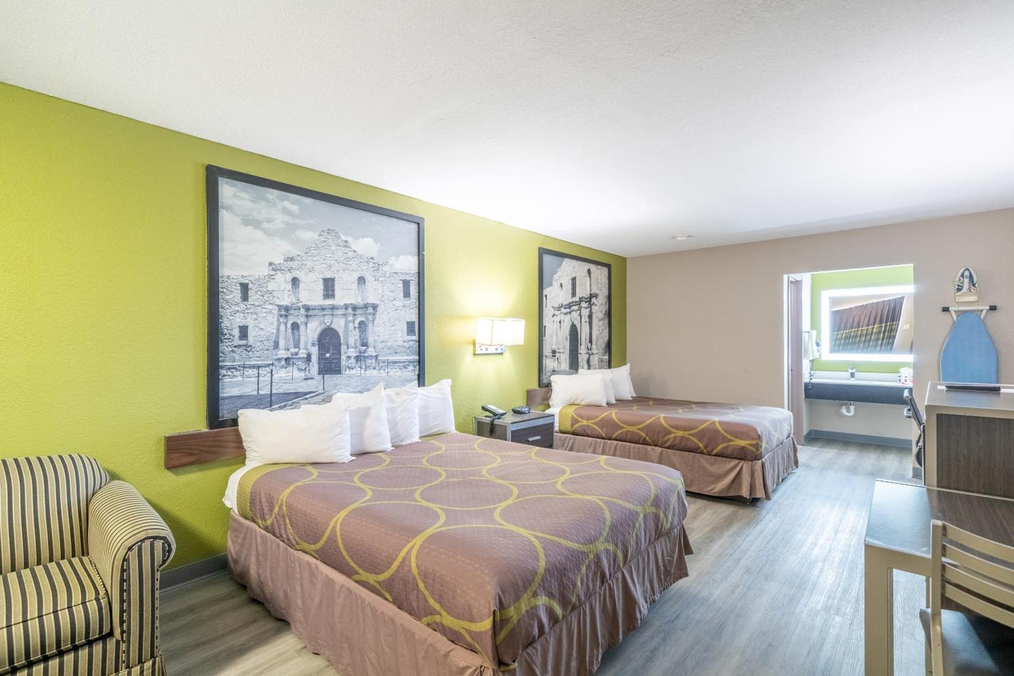Super 8 By Wyndham San Antonio/Riverwalk Area Extérieur photo