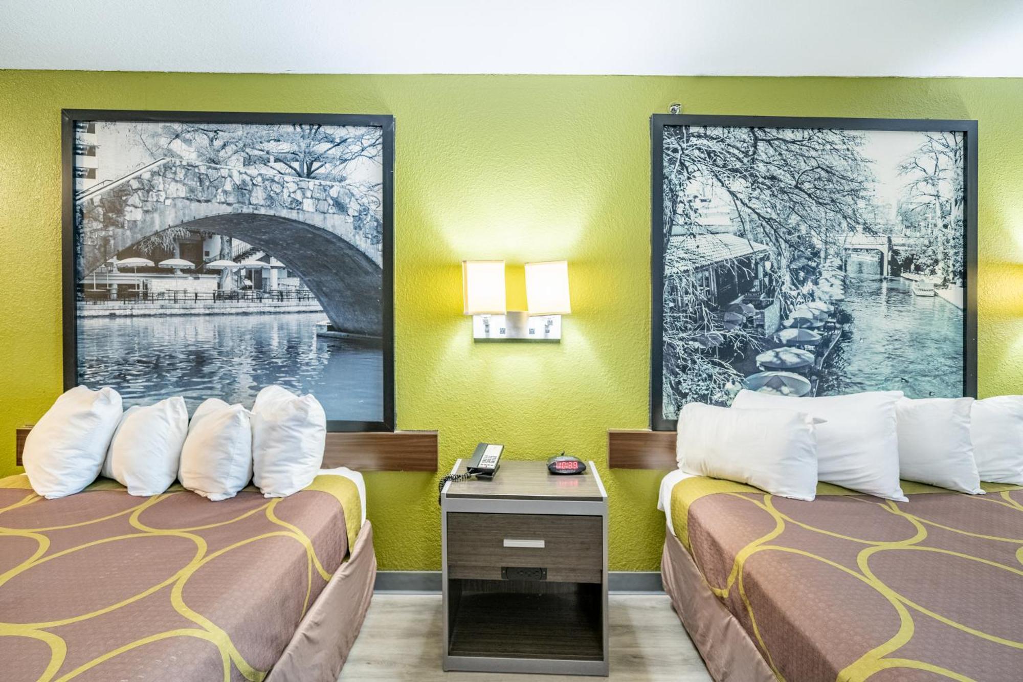 Super 8 By Wyndham San Antonio/Riverwalk Area Extérieur photo