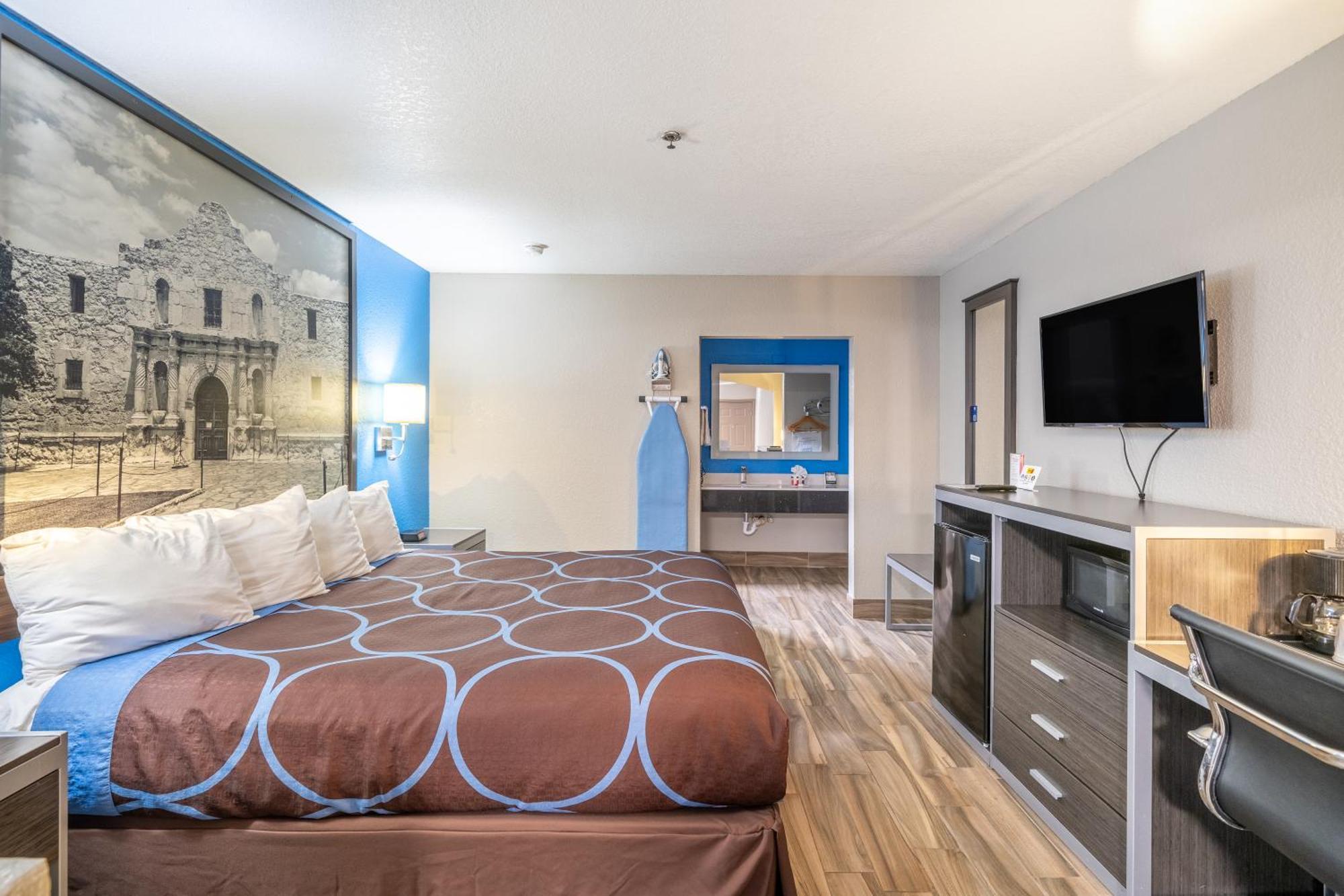 Super 8 By Wyndham San Antonio/Riverwalk Area Extérieur photo