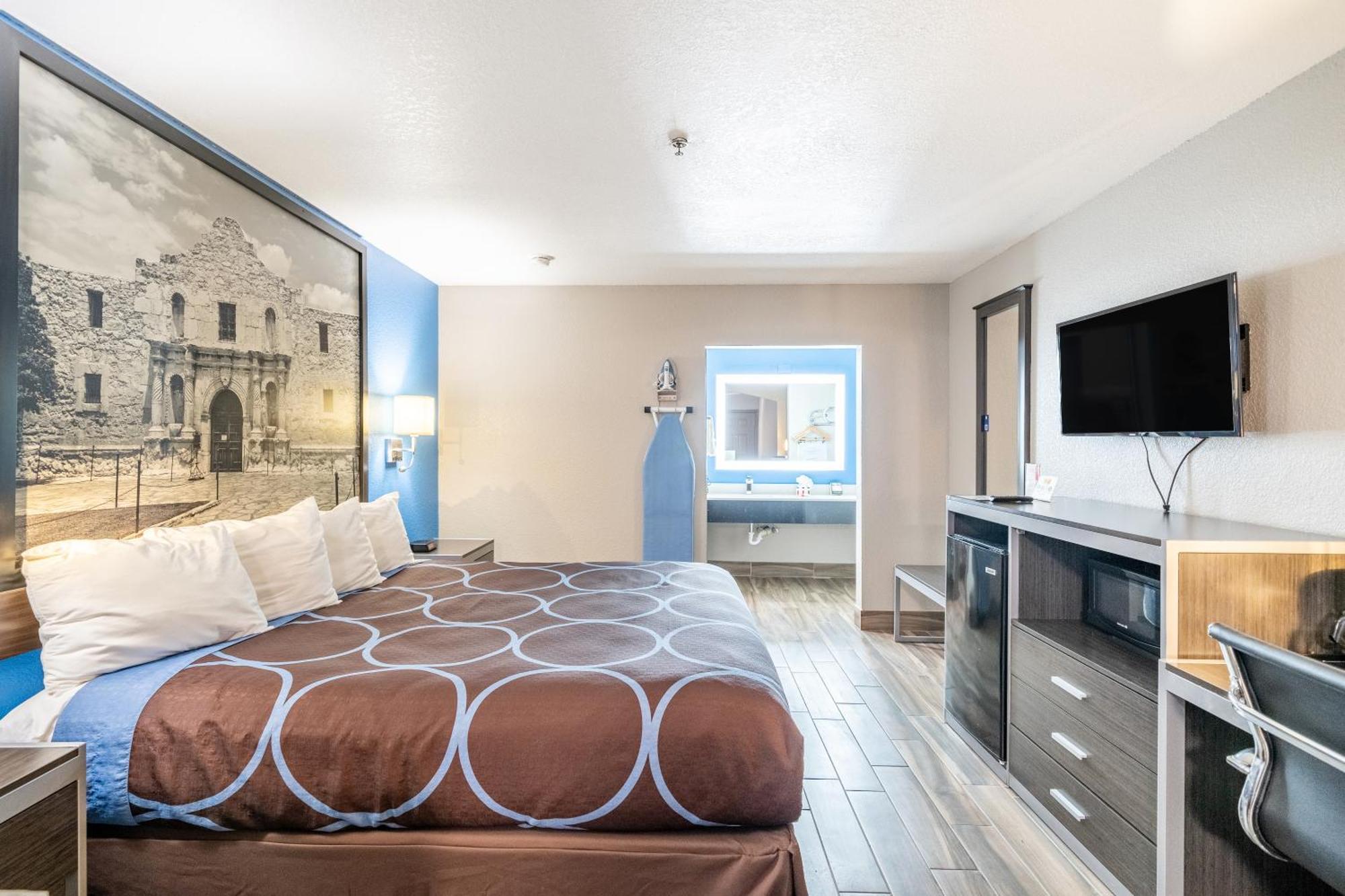 Super 8 By Wyndham San Antonio/Riverwalk Area Extérieur photo