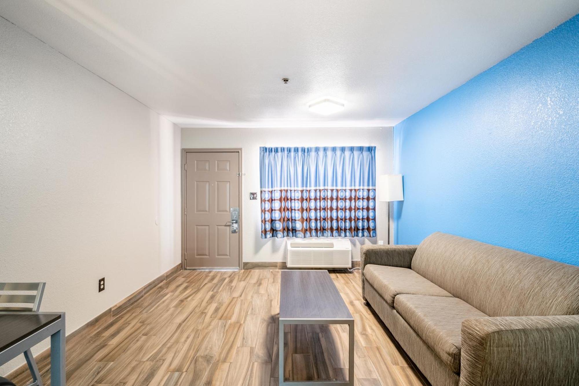 Super 8 By Wyndham San Antonio/Riverwalk Area Extérieur photo