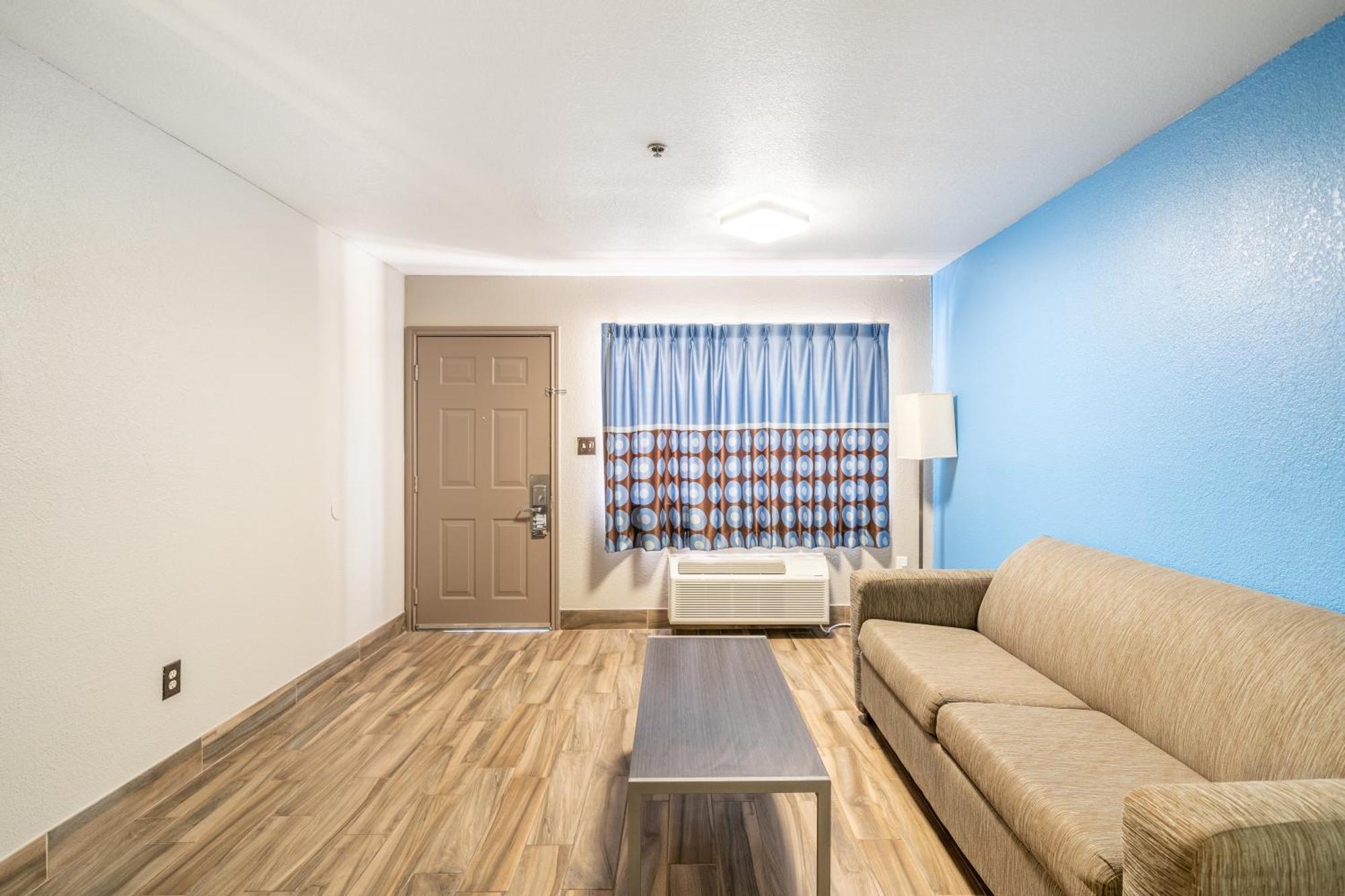 Super 8 By Wyndham San Antonio/Riverwalk Area Extérieur photo