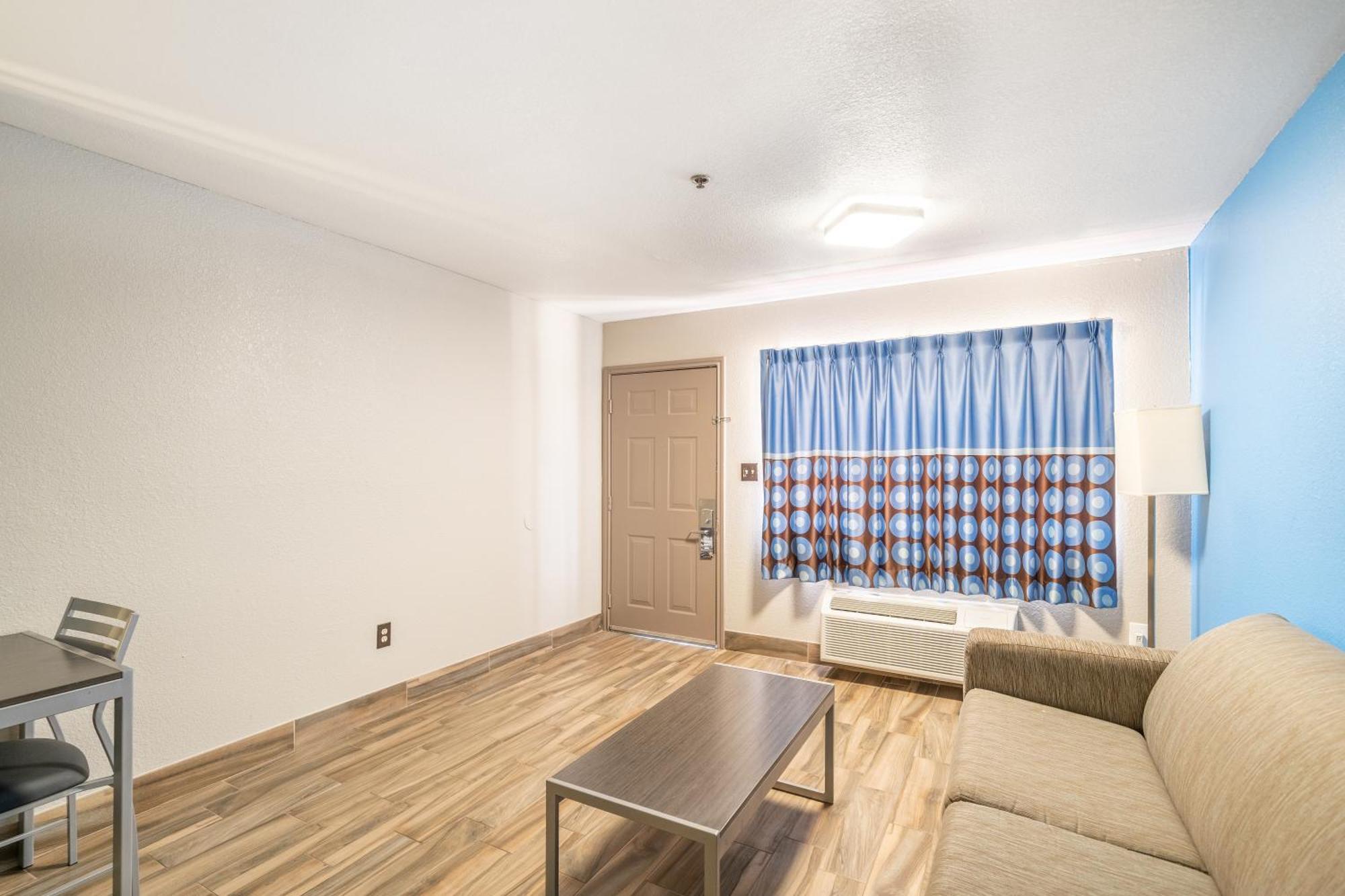Super 8 By Wyndham San Antonio/Riverwalk Area Extérieur photo